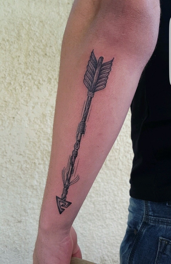 35+ Cool And Stylish Arrow Tattoos For Men In 2020